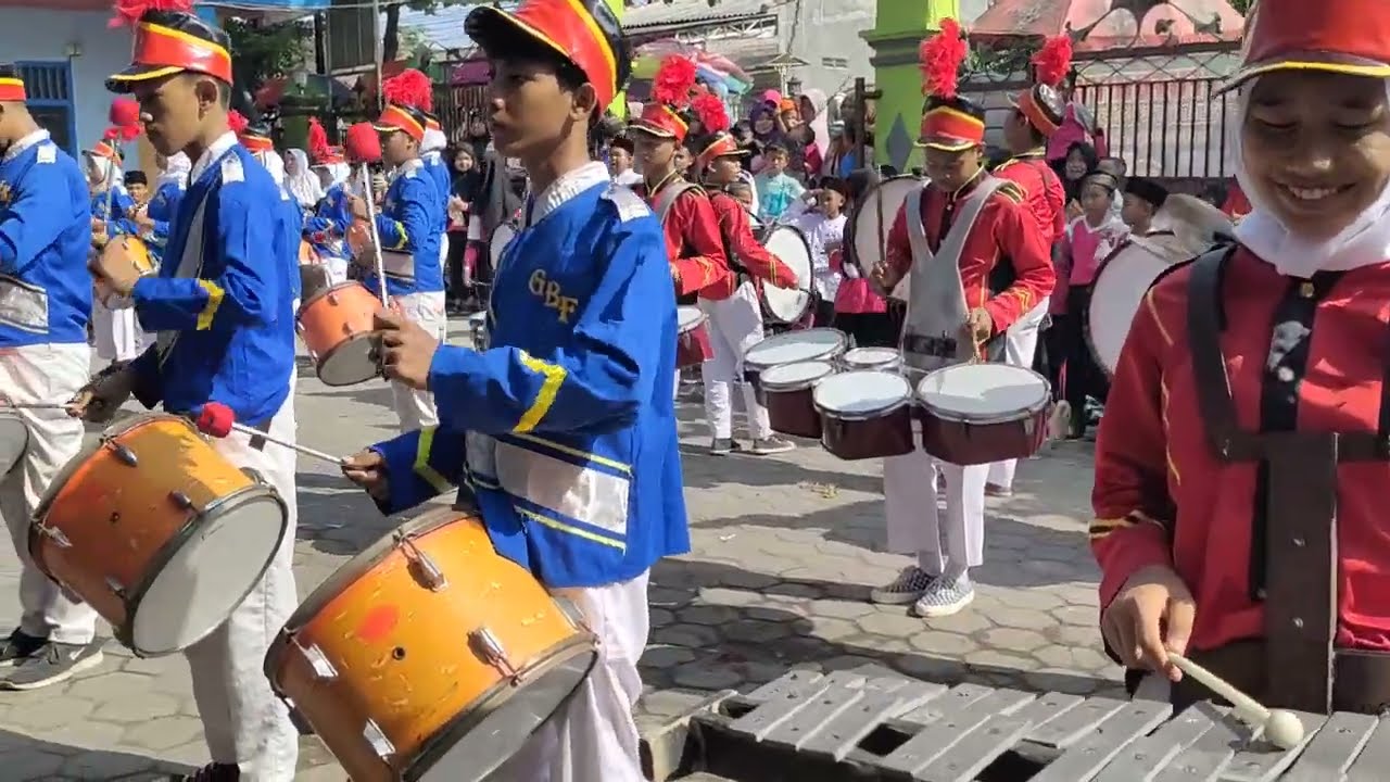 Drumband MTs Futuhiyyah Kudu
