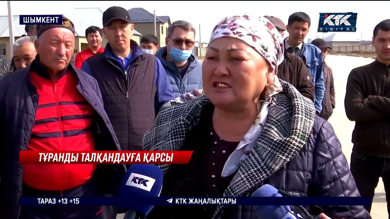 Шымкент тұрғындары әкім отырған залға басып кірді
