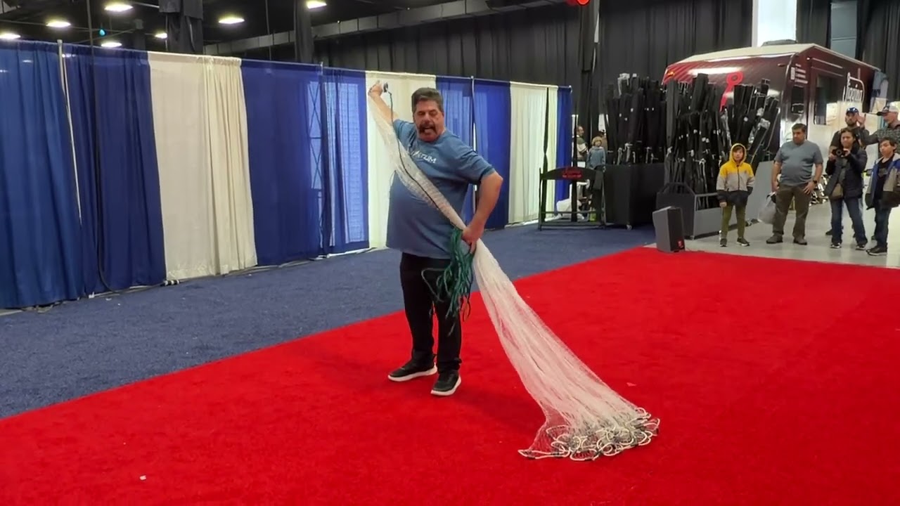 How to throw a custom Tim Wade 12ft cast net live from the NJ Saltwater Fishing Expo 🕸️