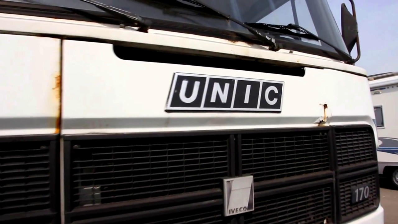 Vecchio camion anni 70 per il trasporto gomme UNIC o FIAT ..... a voi esperti