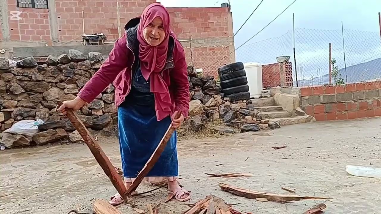 عندما تتحدى المراة التقليدية ضروف الحياة الصعبة💪💪
