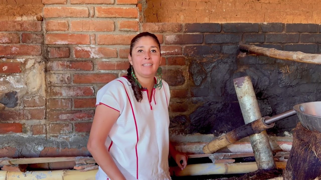 Haciendo Mezcal Ancestral, un vistazo...  desde Santa Catarina Minas, Oaxaca, México