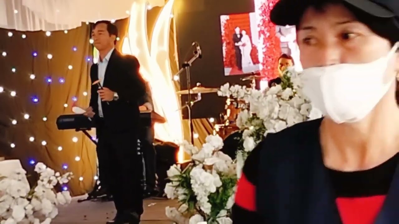 Mời các bạn lắng nghe tiếng hát của EMSi nhé 