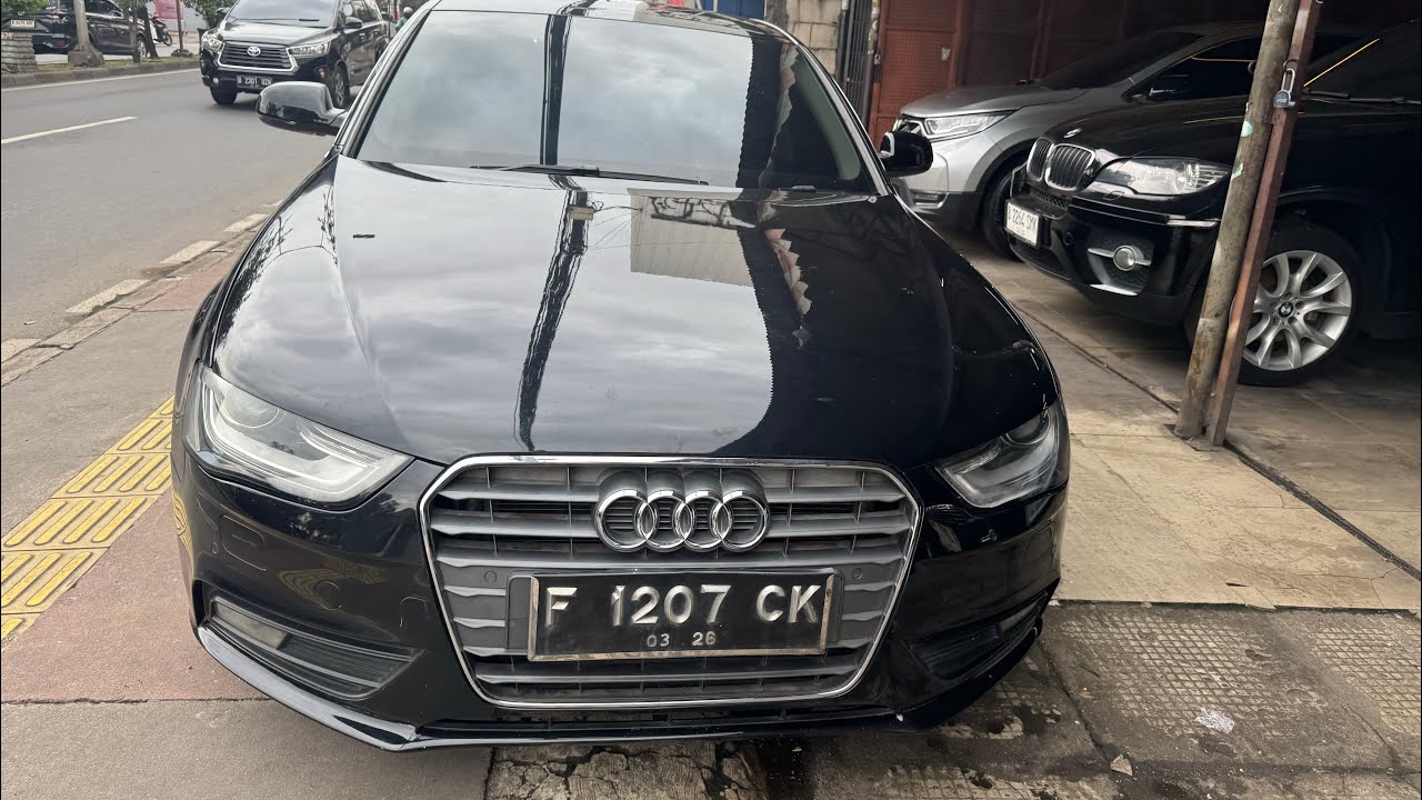 Lexus LX570 Nissan Elgrand dan Audi A4 di Arjuna Motor Jatiwaringin 