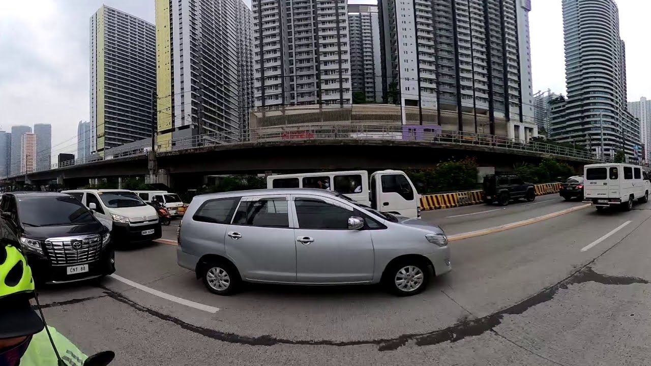 Manila Bike Commuter in 360&deg; VR - EDSA Shaw Underpass - with GoPro Max