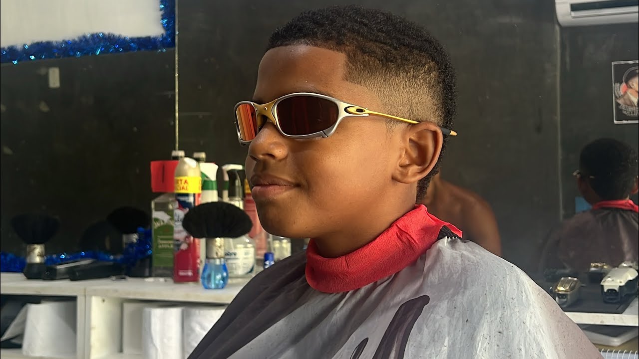 Moicano na 0 alta. Um corte para crianças 