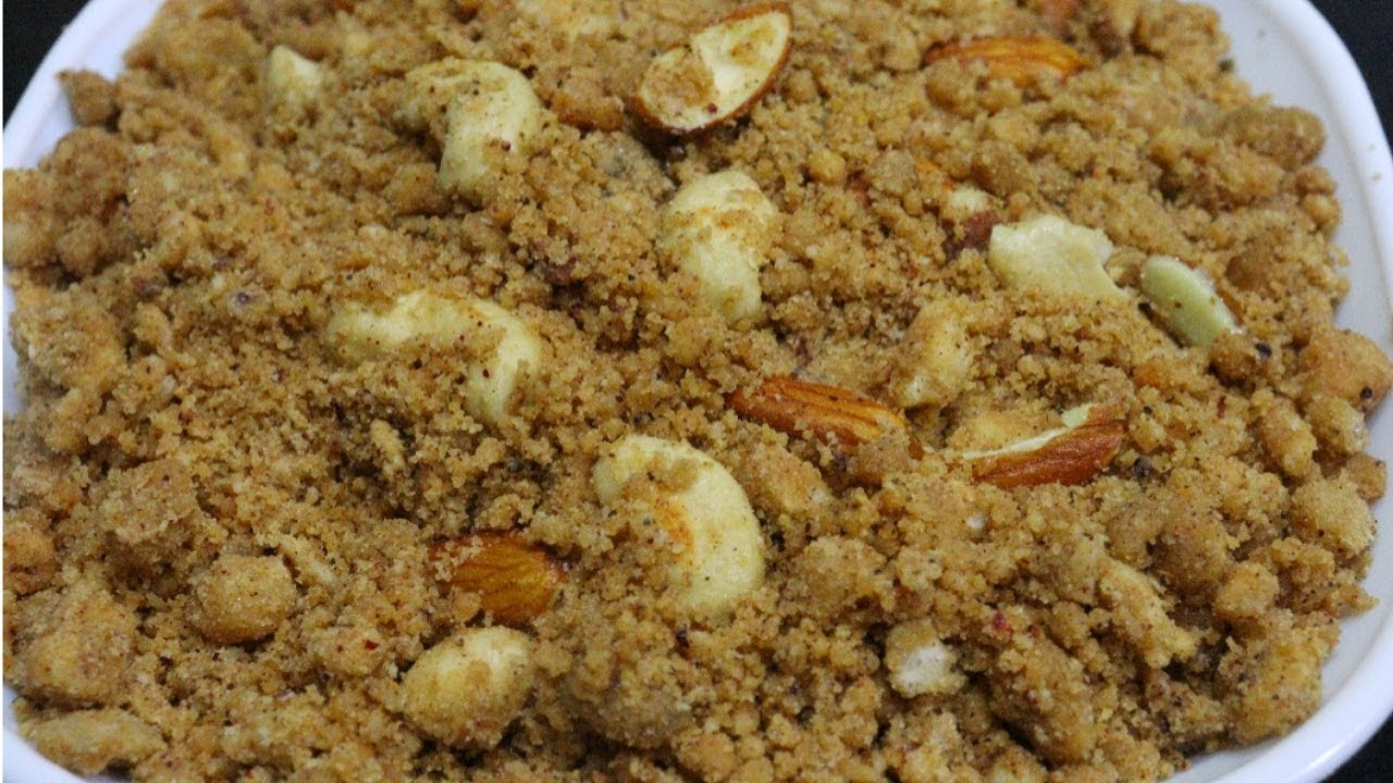 Panjeeri recipe-Authentic Panjeeri Recipe-आटा कमरकस गुड़ से बनी पंजीरी-New Mom Ke Liye Panjiri
