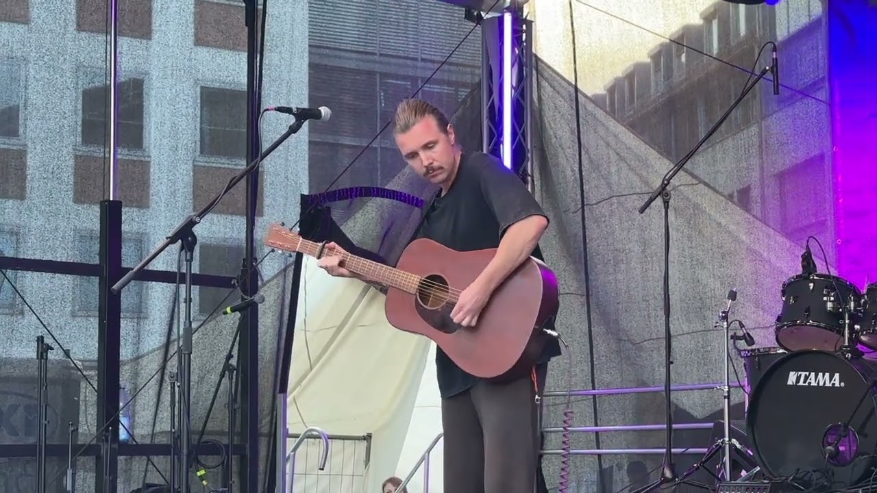 Between My Head and Heart (Live at MUZ-Bühne Bardentreffen 2025)