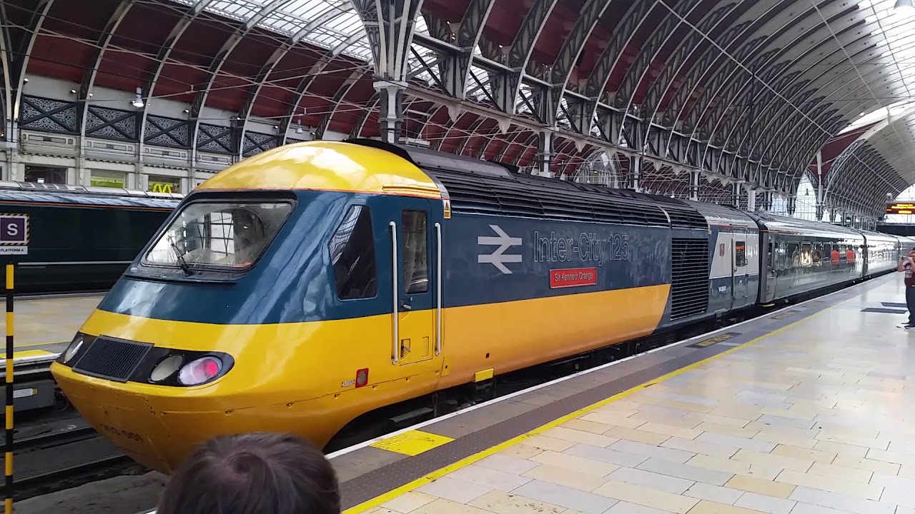 Last HST leaves Paddington. Flying Banana charter giving it the horn!!!