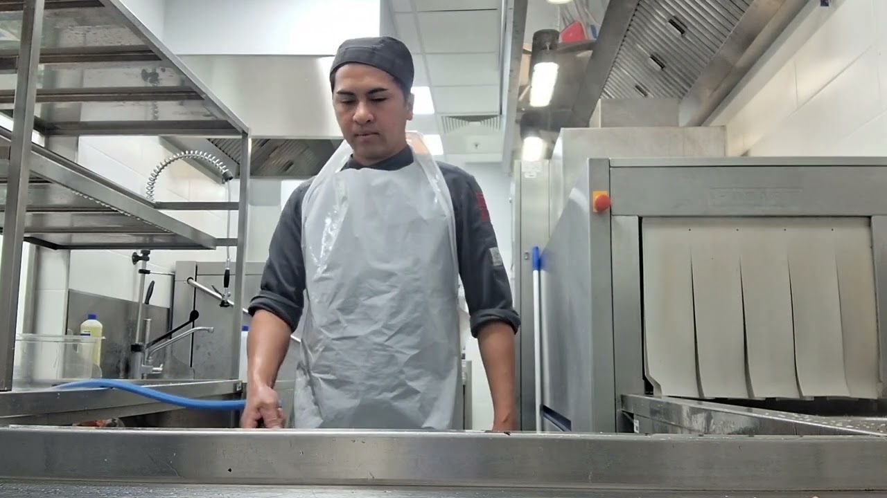 ilang years ba ang kontrata sa bansang croatia? pde kaba maka apply sa local ng new work? wp visa.