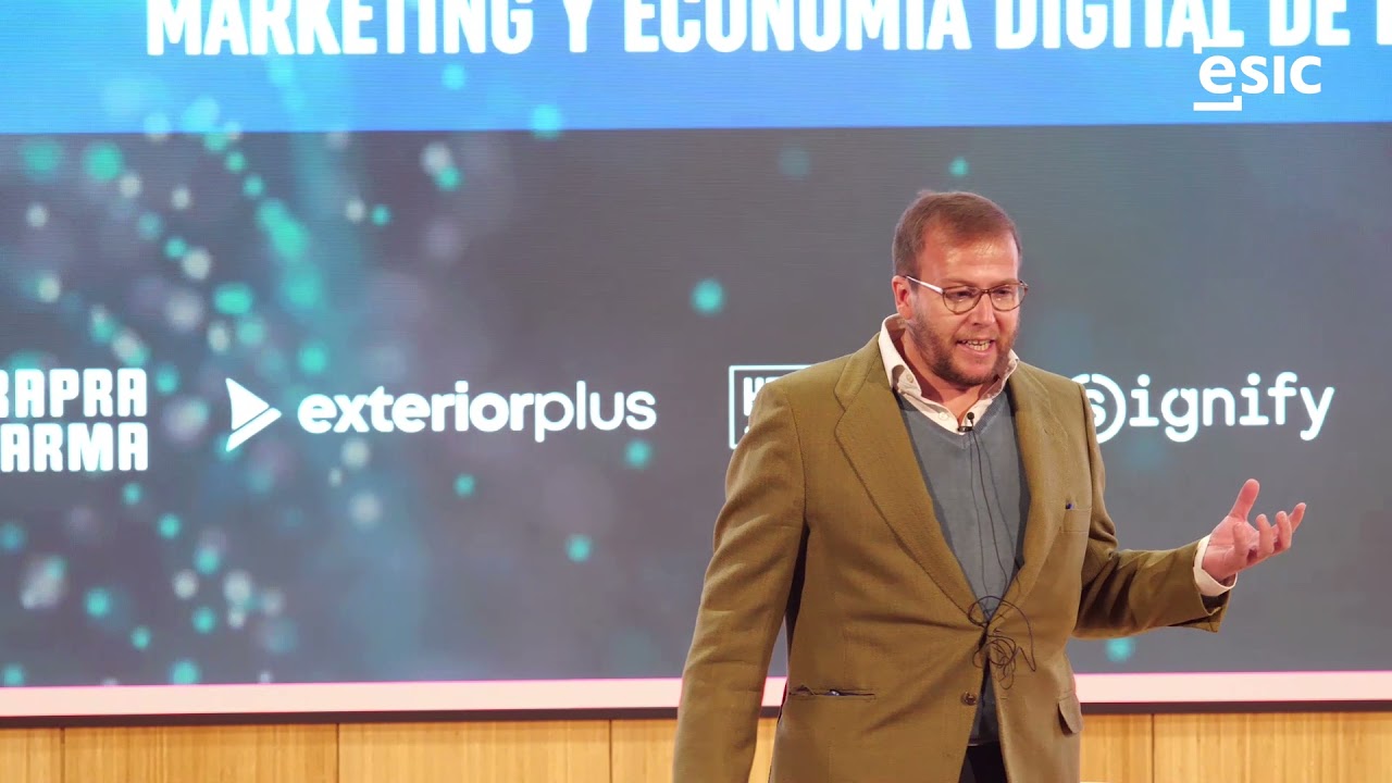 &Aacute;gatha Romo y Jes&uacute;s Sancho. Carrefour es 