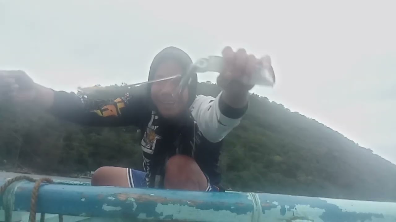 Kahit madilim ang buwan nakahuli parin ng pusit