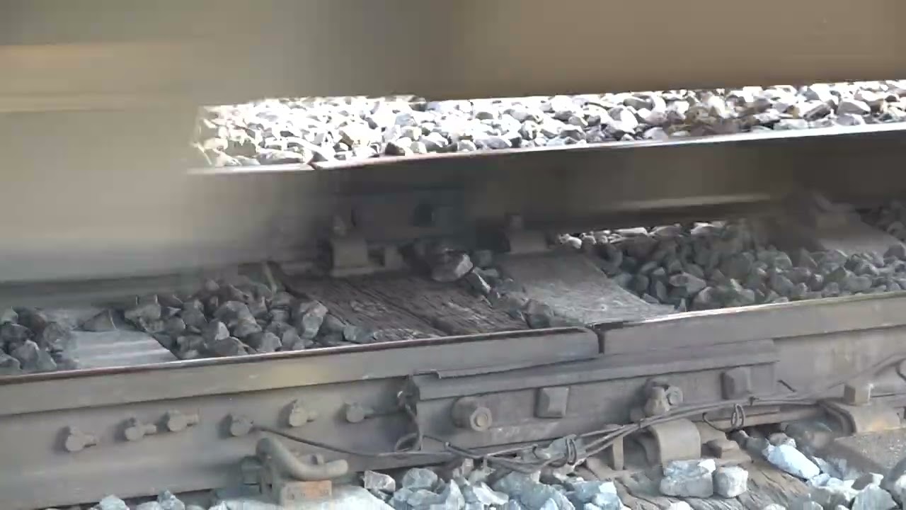 【超爆音!!】電車のジョイント音