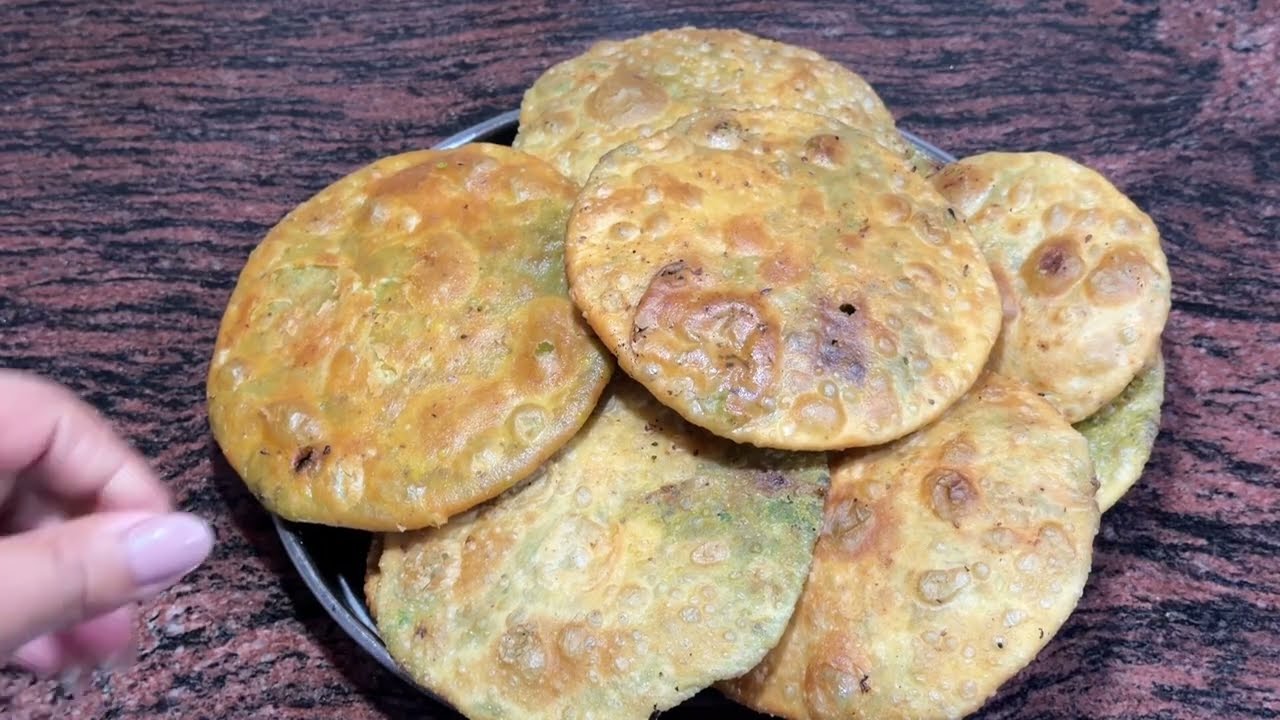 मटर की पूरी रेसिपी | सॉफ्ट और फूली हुई पूरी | Winter Special #recipe #subscribe #food #cooking #yum 