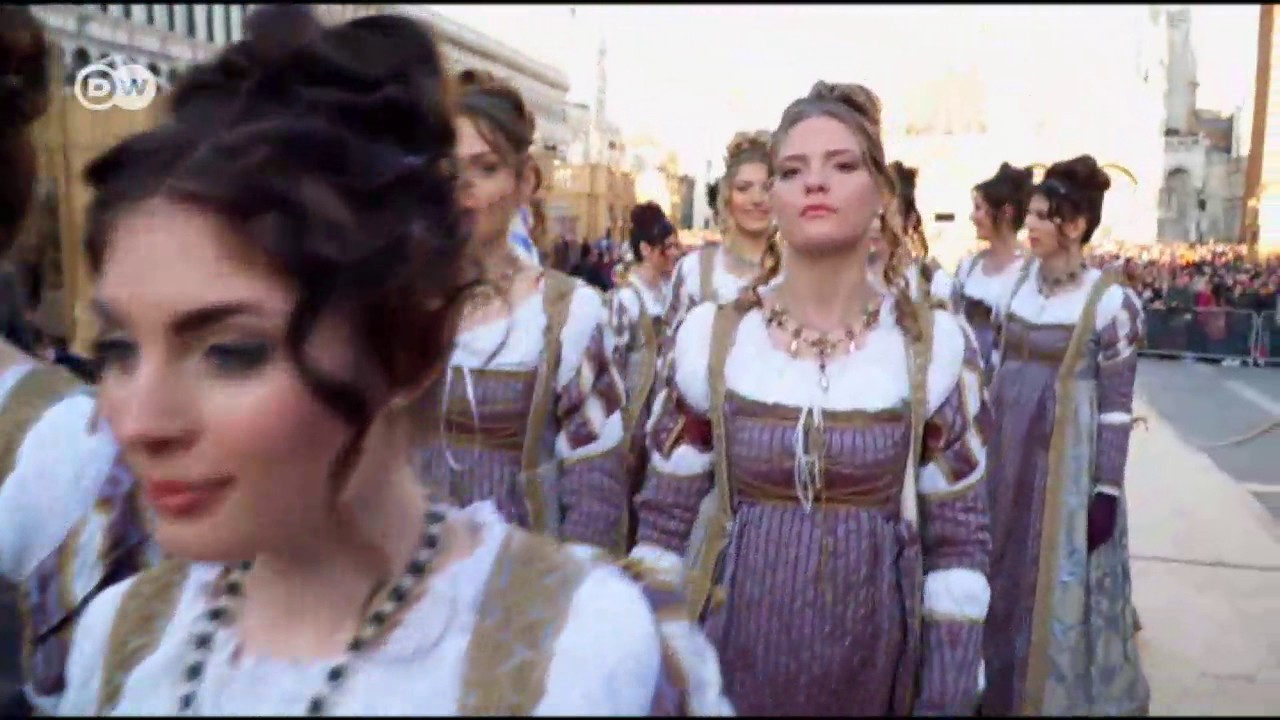 Lujosos disfraces en el carnaval de Venecia | Euromaxx