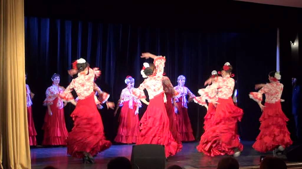 Grupo de baile Luna de Abril - Sevillanas - Volare (Gipsy Kings) .