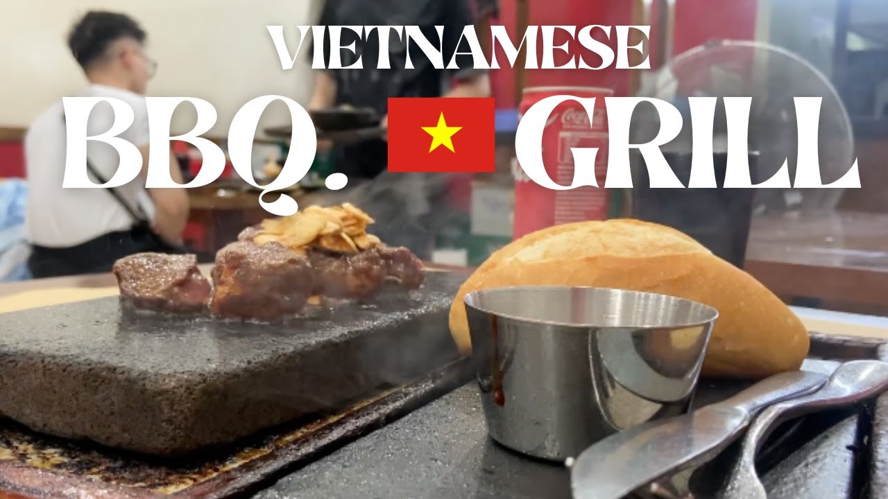 GETTING SOME FOOD IN HANOI, VIETNAM