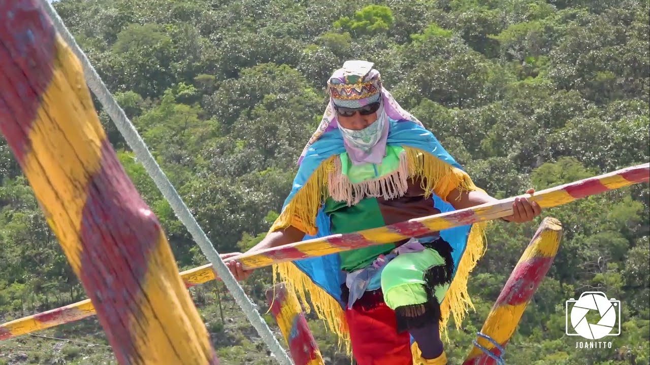 QUE BIEN QUE SE LA RIFA EL AMIGO ABELARDO / DANZA DE LOS MAROMEROS DE ATLIACA GUERRERO