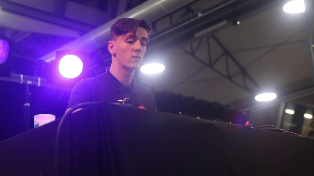 ELECTRAD - Avant-deux de travers (Live Nuit des Étudiants du Monde 2019)