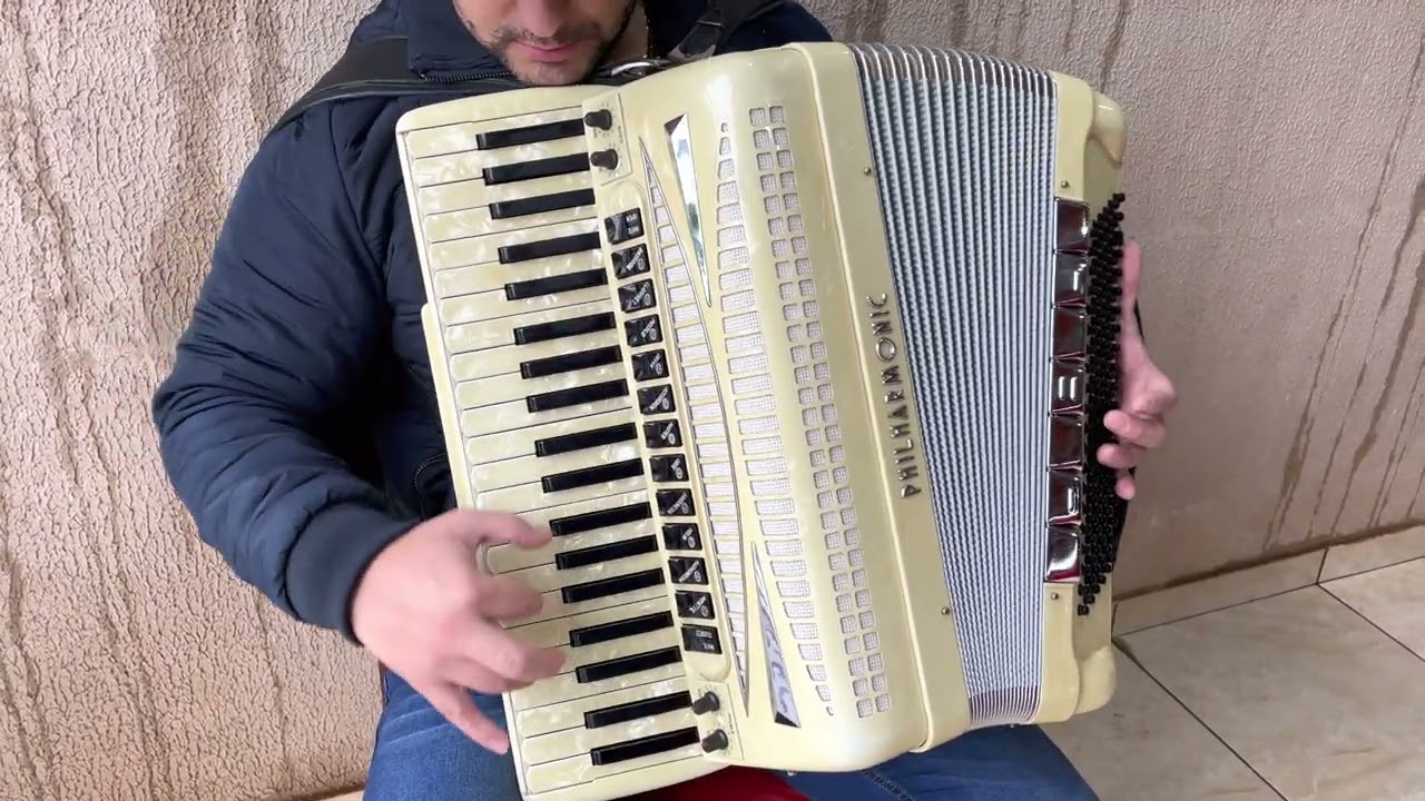 (Vendido)Acordeon Dallape Philarmonic 120 baixos Quarta de voz polifônica máquina!