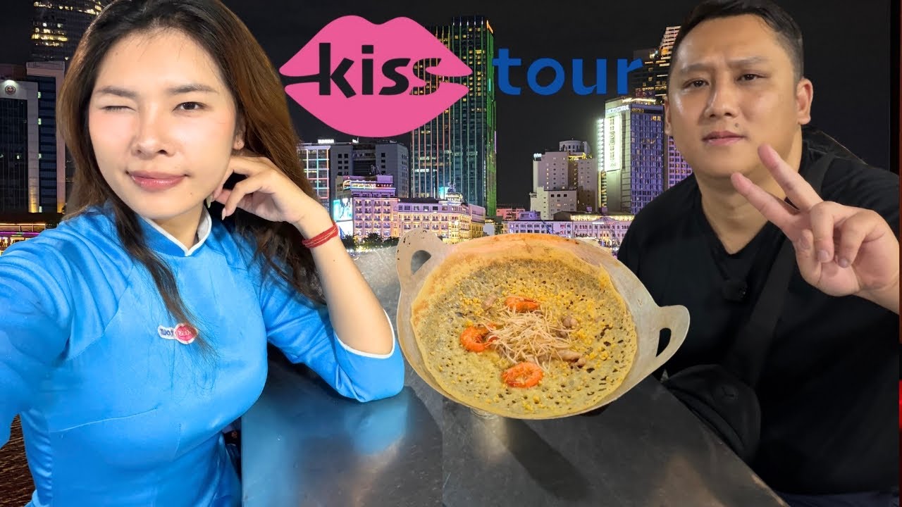 Local Girl shows me the REAL Saigon by Night - Kiss Tour! 🇻🇳