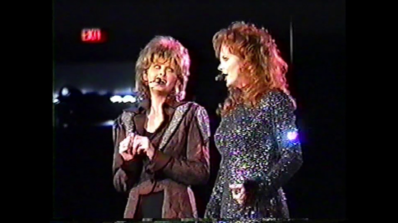 Does He Love You? - Reba McEntire and Linda Davis 1996