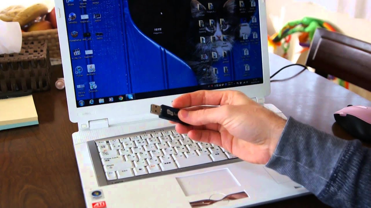 How to SPEED UP YOUR OLD LAPTOP - Windows 7 READY BOOST