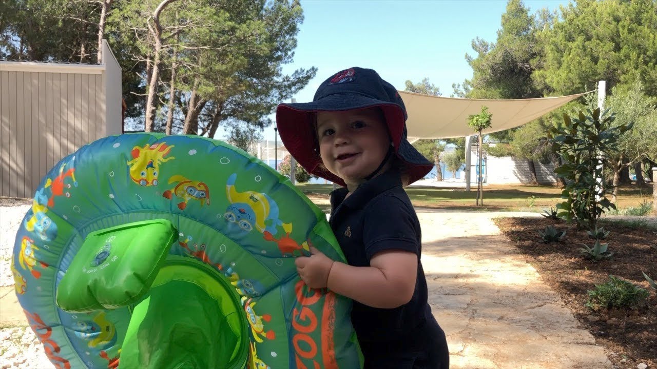 Baby goes to Alana Beachclub Croatia