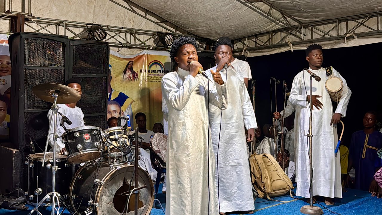 THE SANTANA BAND LIVE AT ONIBU ORE CONCERT IS ALOT OF ALUJO 