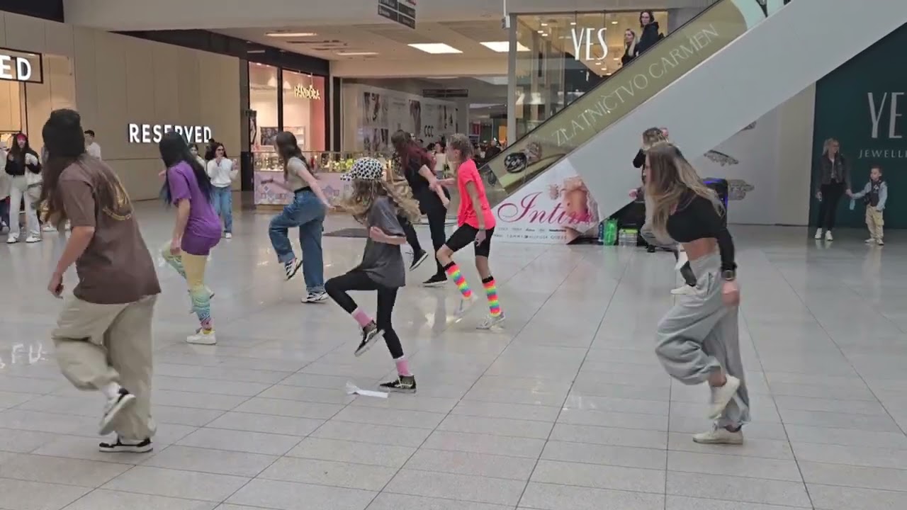 Shuffle Flashmob 2025 Europa Shopping Center Banska Bystrica