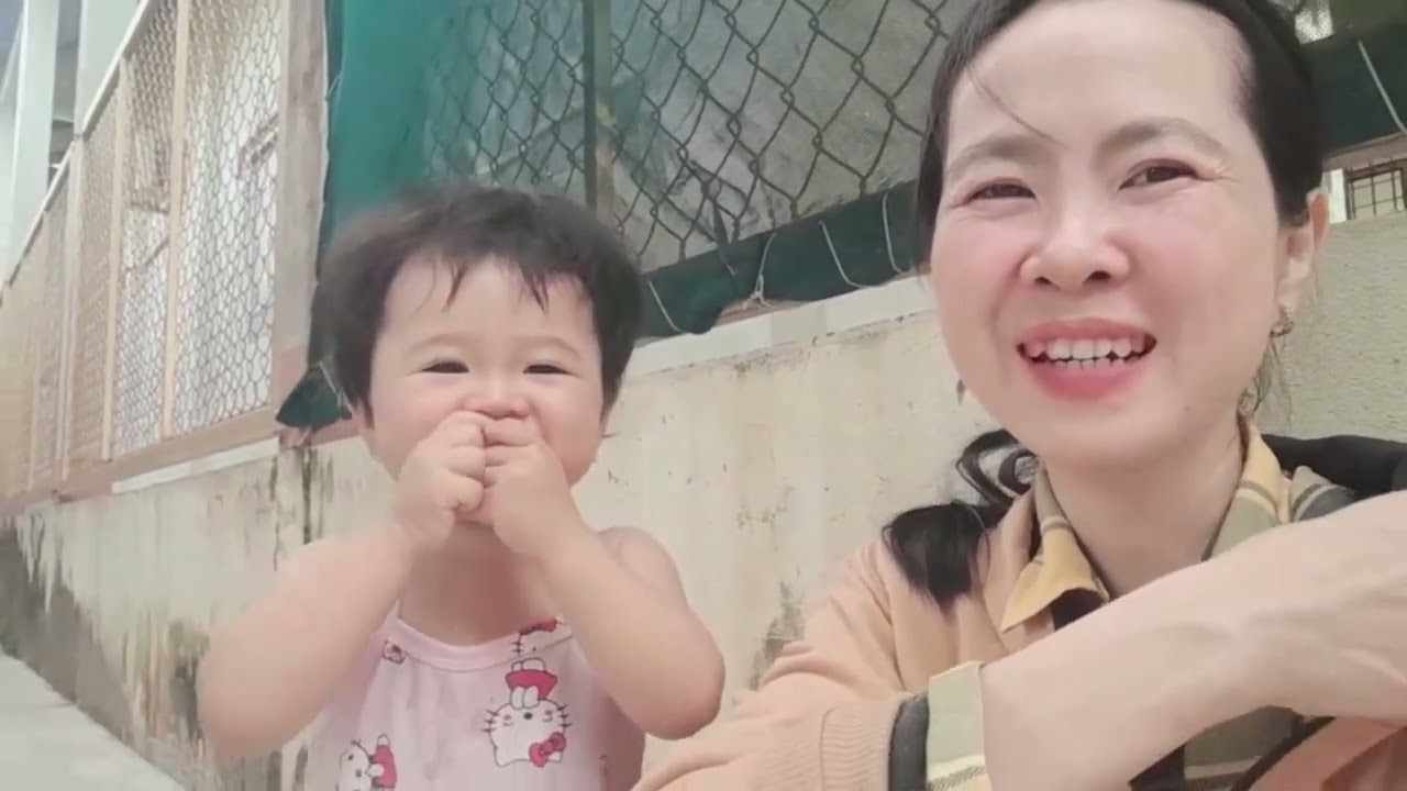 Em bé 14 tháng rưỡi tập đi | Hà Minh Lam Miền Tây
