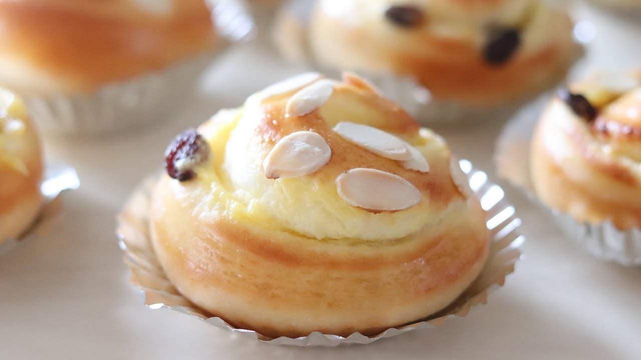 レンジで簡単カスタード♪カスタードクリームロール パンの作り方／Custard Cream Roll Bread recipe