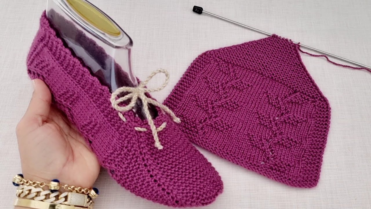 İki Şişle Dikişsiz Zeytindalı Desen Patik Yapılışı 🌿 knitting slippers crochet lif design pattern