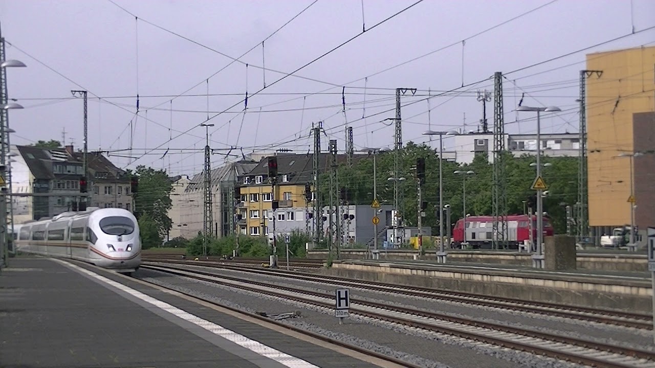 Regenbogen ICE in D&uuml;sseldorf