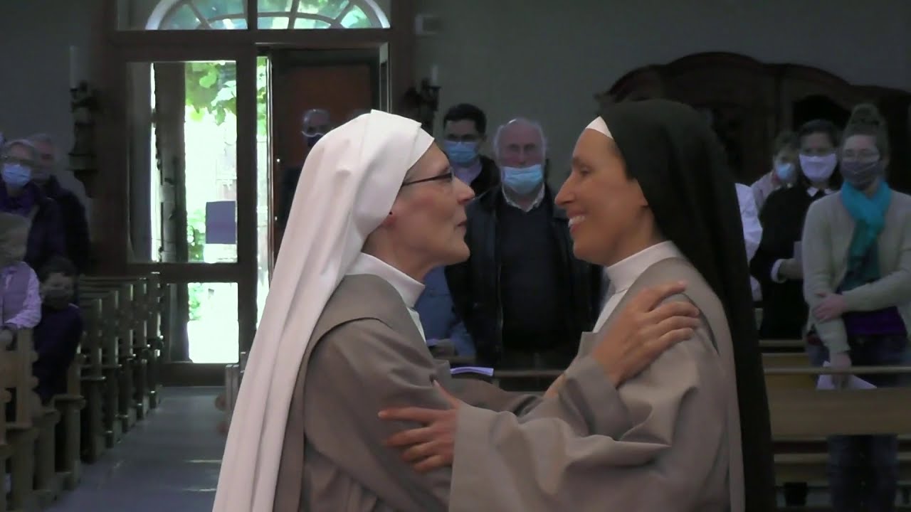 Prise d'habit de Sr  Eliane Thérèse