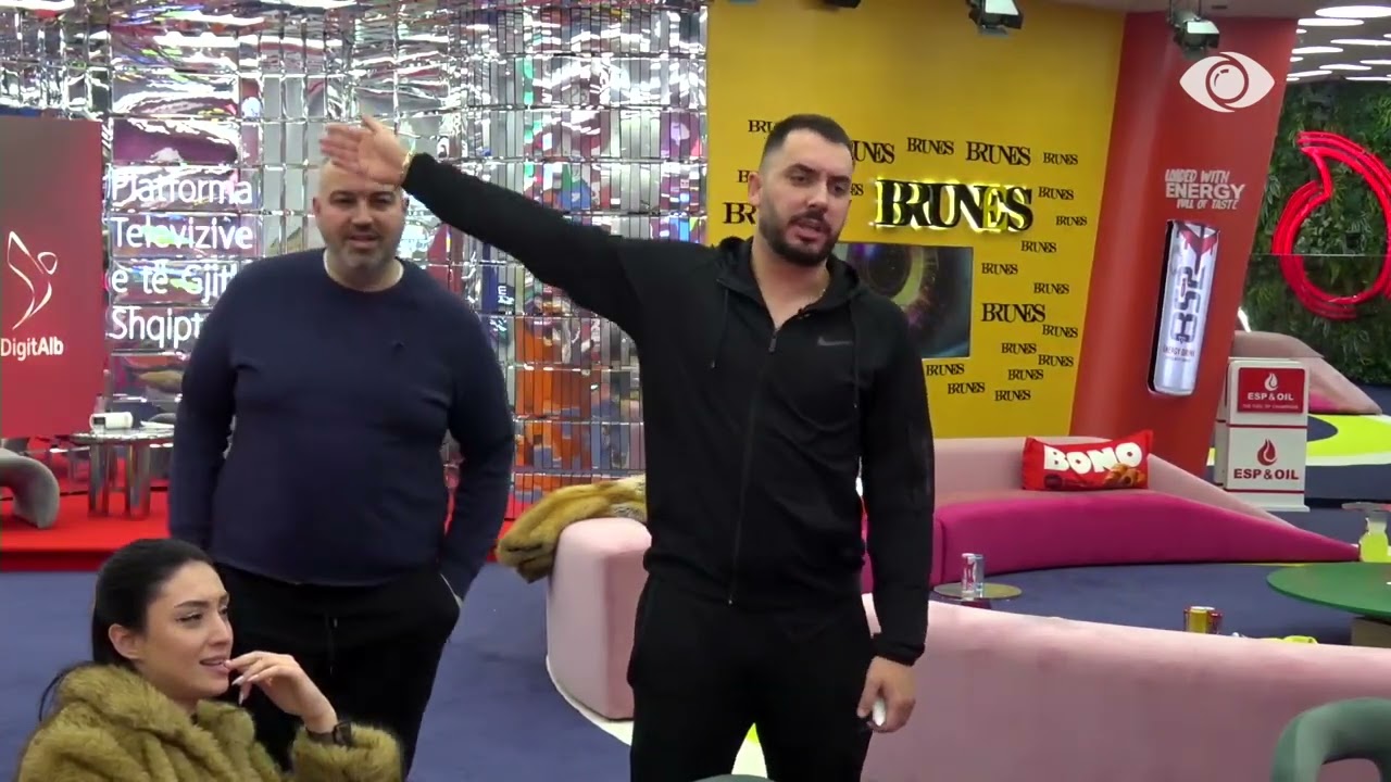 “O zoti shapka”/ Vijon debati Miri-Keijsi: O turp i shoqërisë, çfarë ke shkundur...