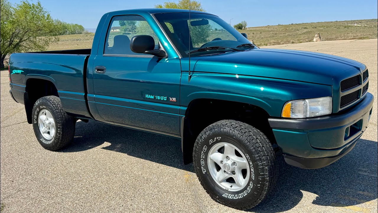 Walk Around video 1998 Dodge ram