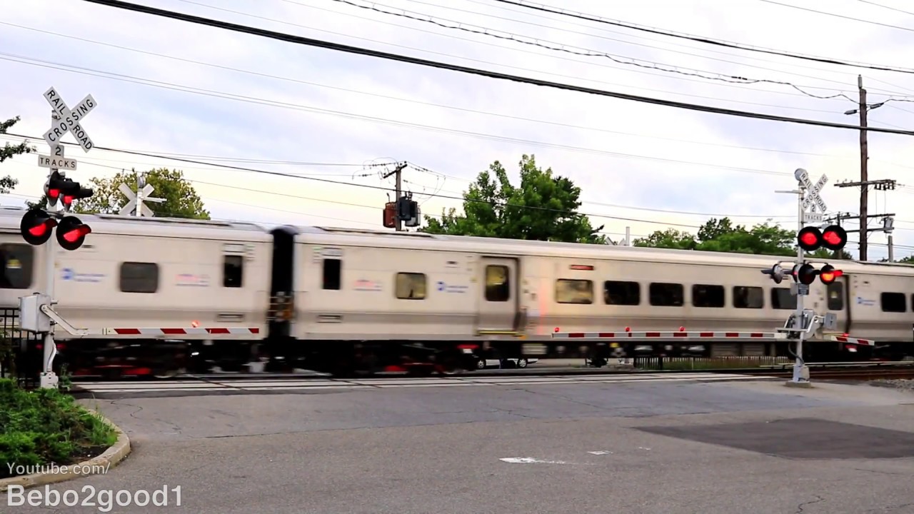 LIRR + 1 MARC Trains: 1 Hour at New Hyde Park, NY RR