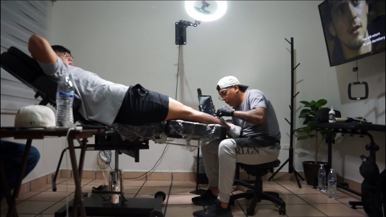 Vlogmas Day 1: Pedro tattoo session