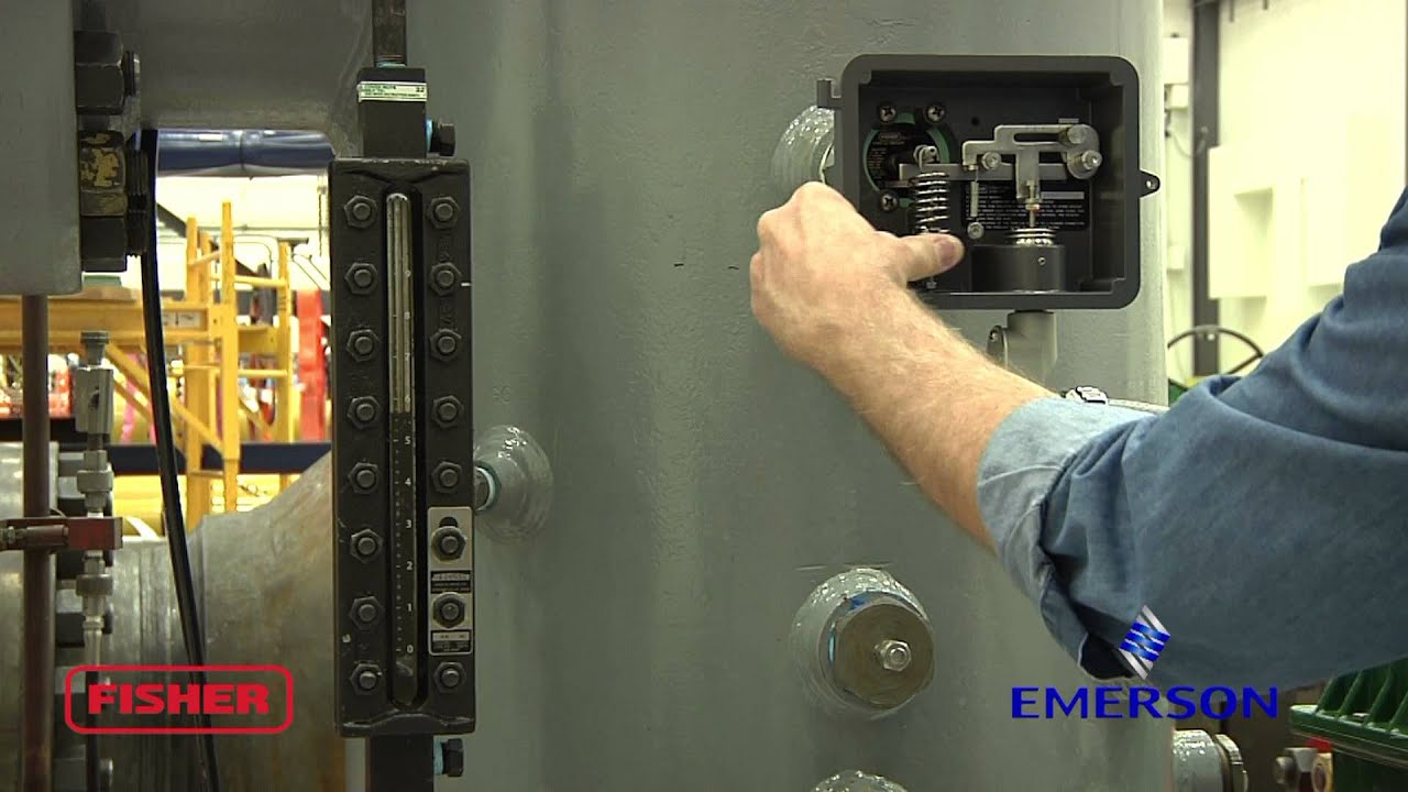 Fisher™ L2e Electric Level Controller Zero and Span Adjustment