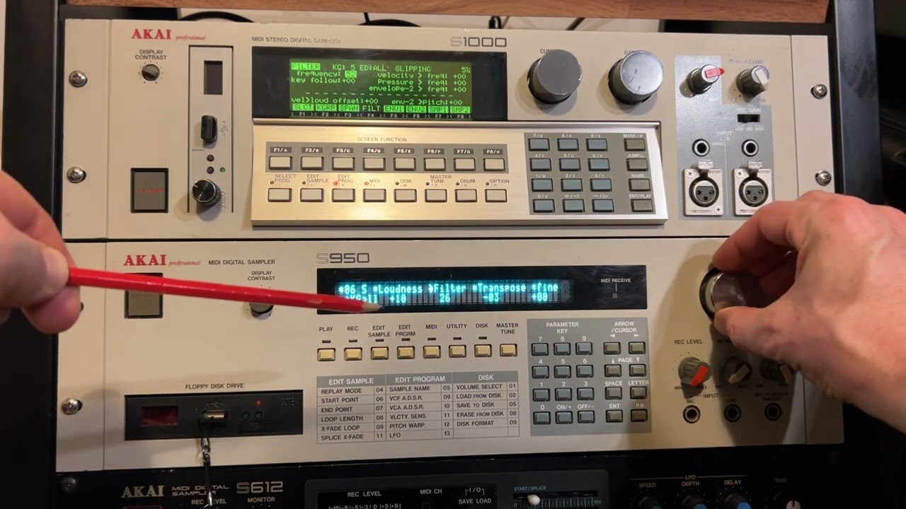 Akai S950 vs S1000 quick Sampler comparison - same samples
