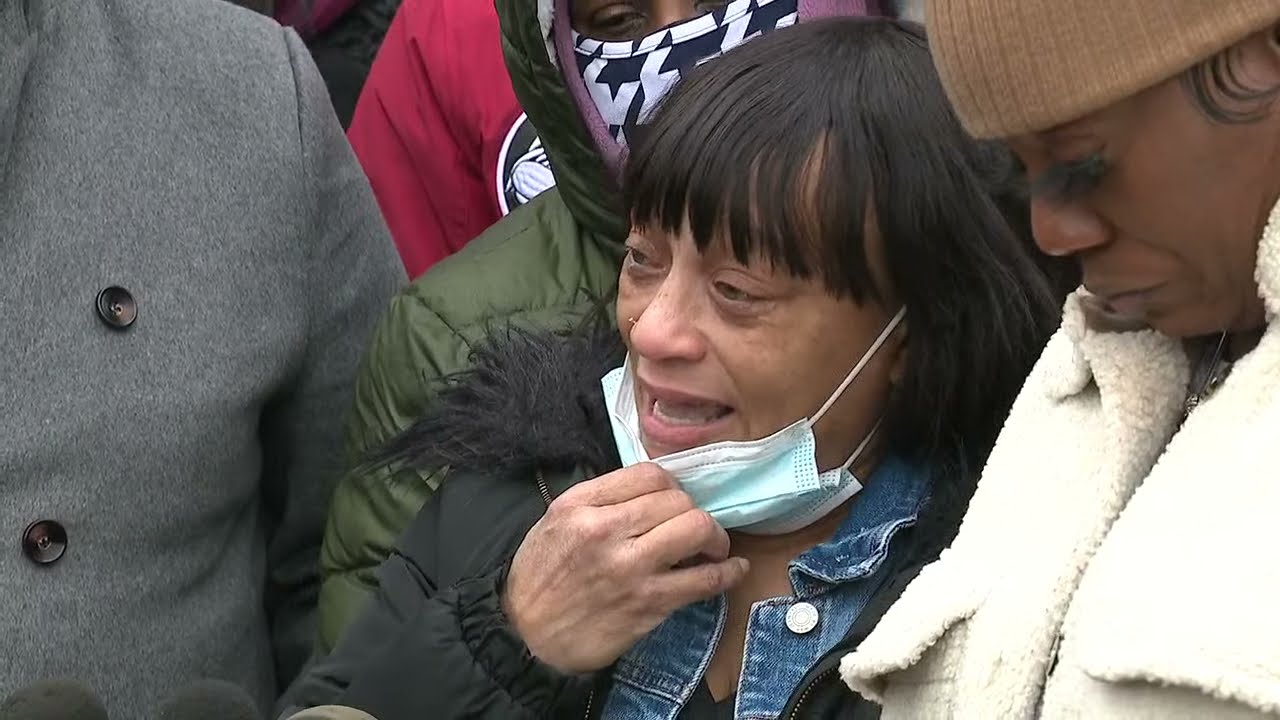 Family calls on shooter of pregnant Chicago mom to turn himself  in