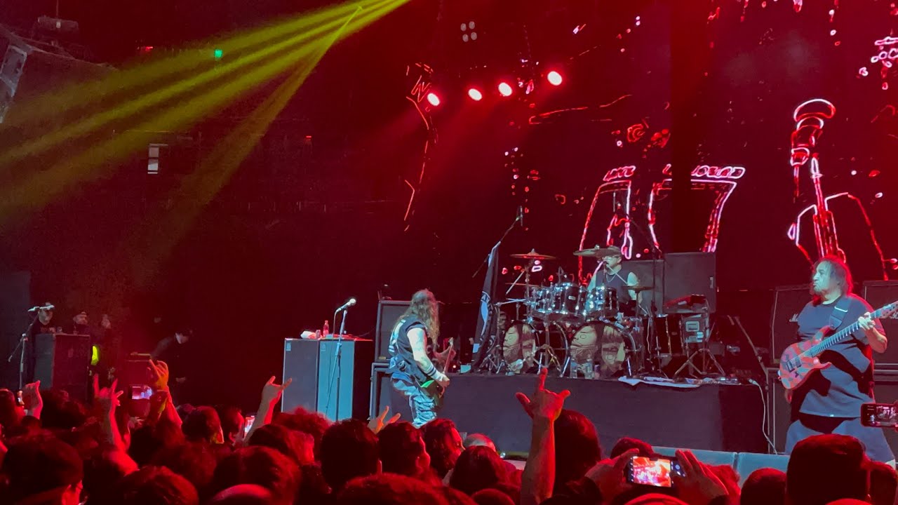 Max & Iggor Cavalera -  La Migra Brujer&iacute;a Feat Dino Cazares Live in Santiago Chile 2022