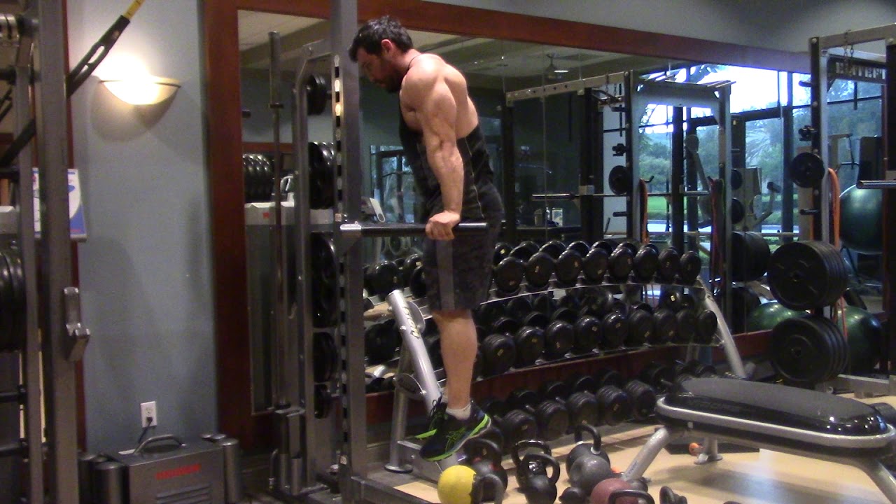 Exercises You Should Be Doing: Pec Minor Dip
