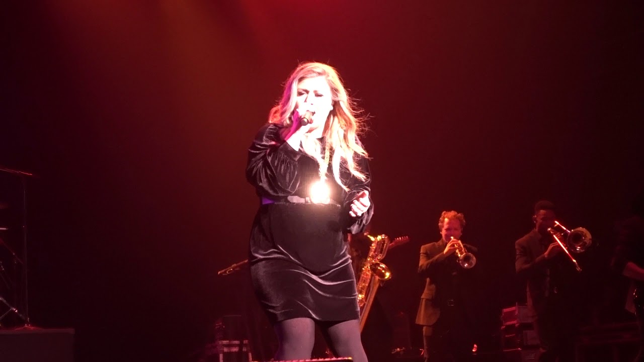 Kelly Clarkson - (2017-12-03) - Medicine - Hard Rock Hotel / Las Vegas