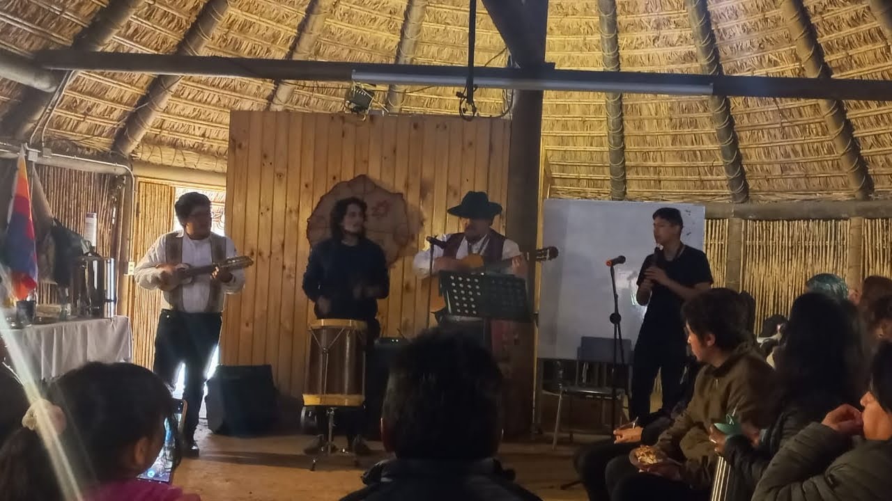 Kuntur Kantu - Aru Wayna (Live in Ruka)