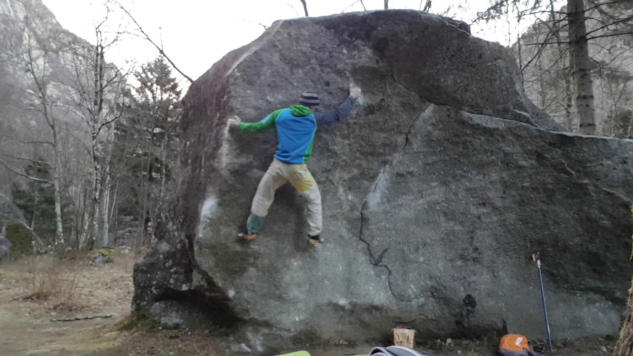 Melloblocco Version sit. 7b, Sasso Gioele, La Mota Val Masino