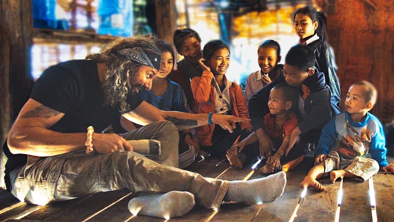 EMOTIVNI rastanak u zabačenom selu plemena Akha | Laos