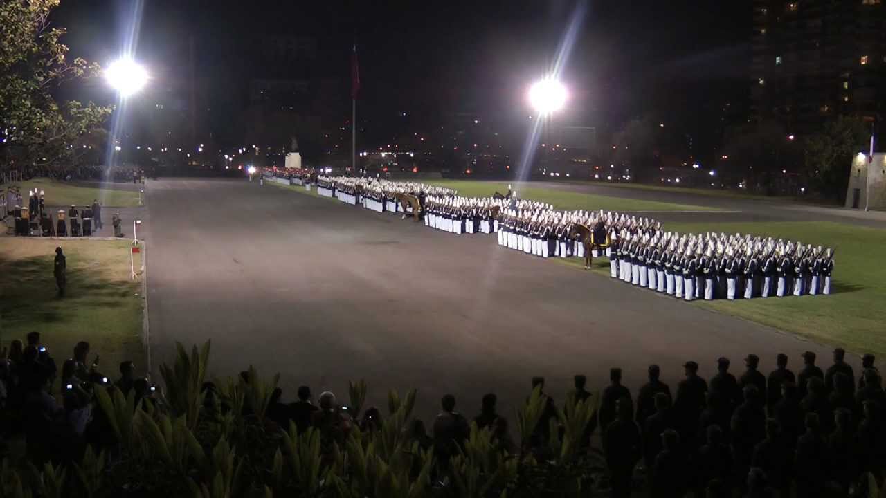 Llegada de cadetes a Escuela Militar Chile 2011 HD