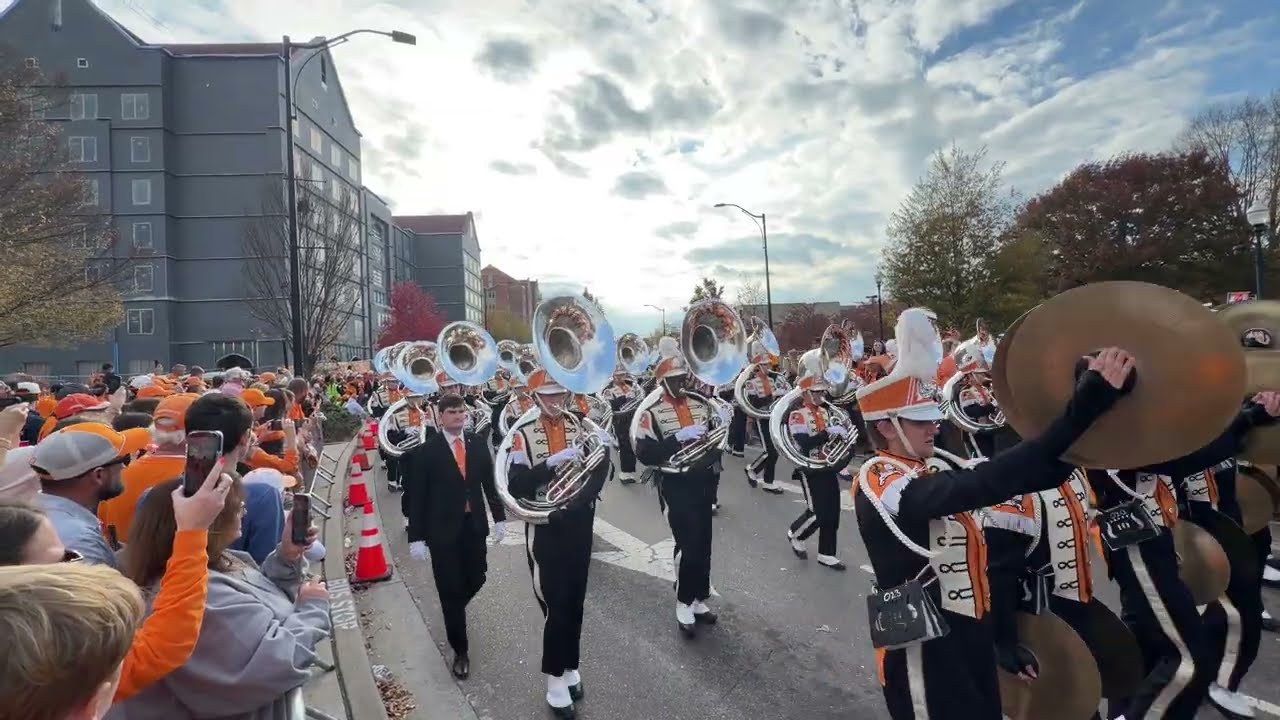 March to the Stadium | UT Homecoming 2025